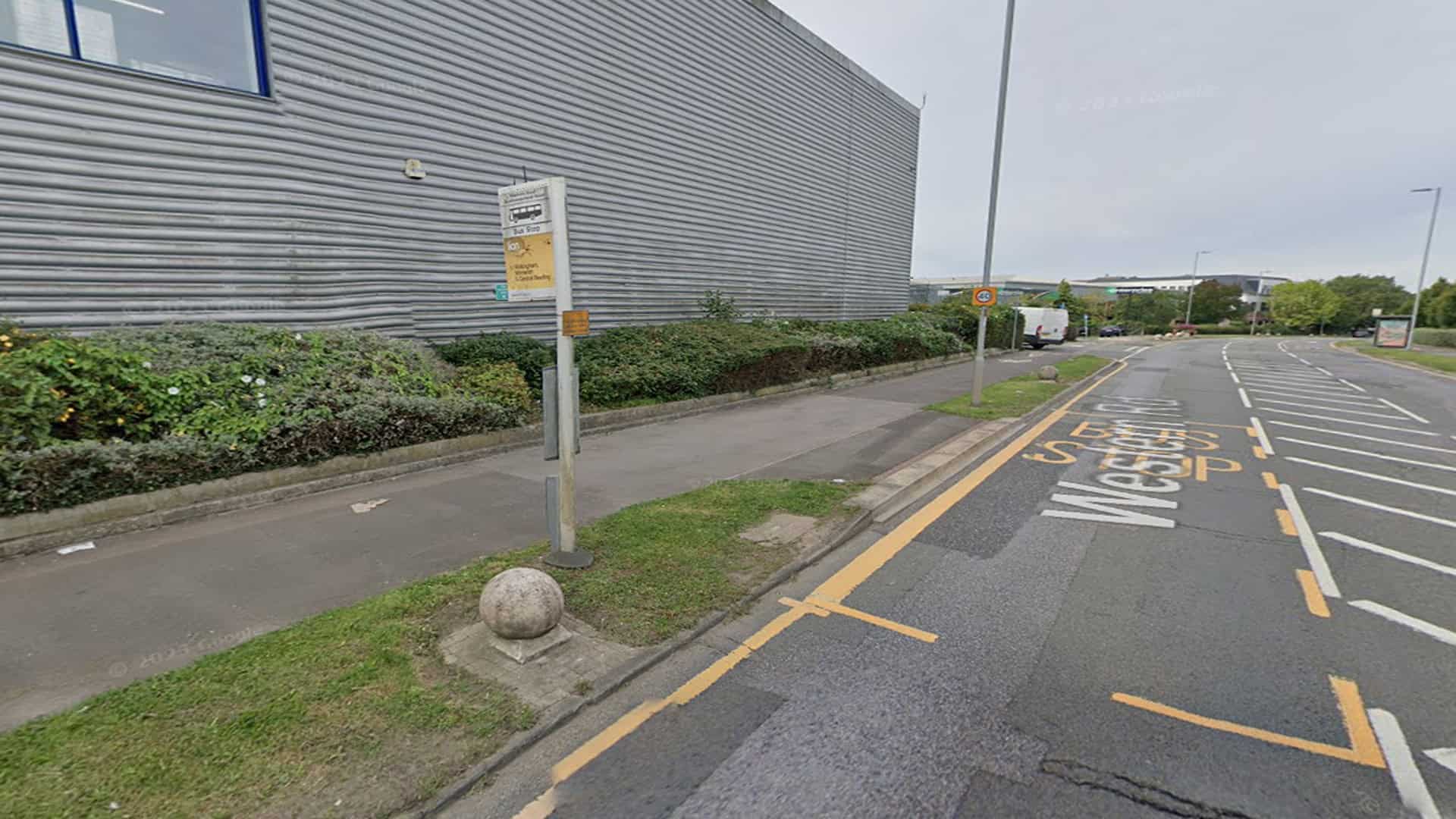 Stop 2 Easthampstead Road (Wickes, Western Road)