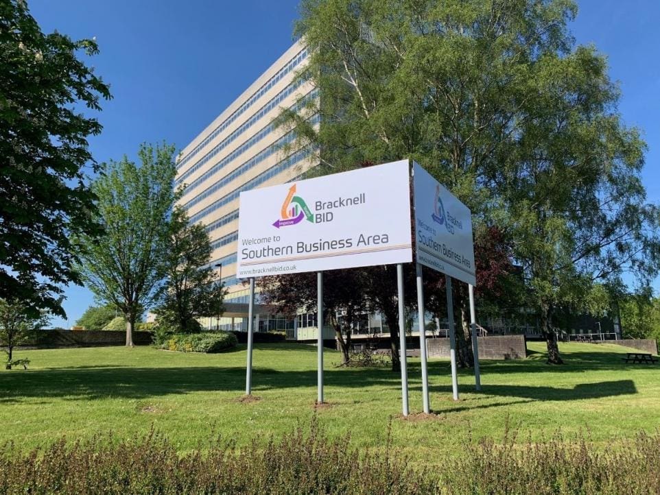 Bracknell-sign-outside-Fujitsu.article-962