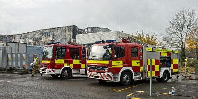 bracknell-bid-downmill-road-fire-engines-2015